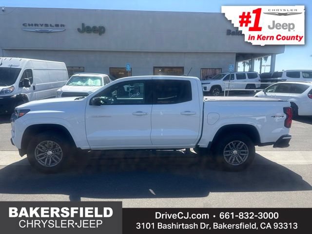 Used 2024 Chevrolet Colorado LT w/ LT Convenience Package II AWD/4WD image 2