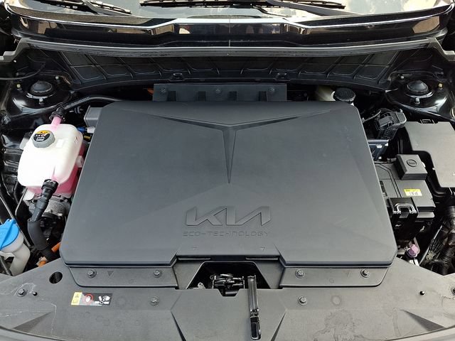 Certified 2023 Kia Niro Wind w/ Wind Preserve Package FWD image 28