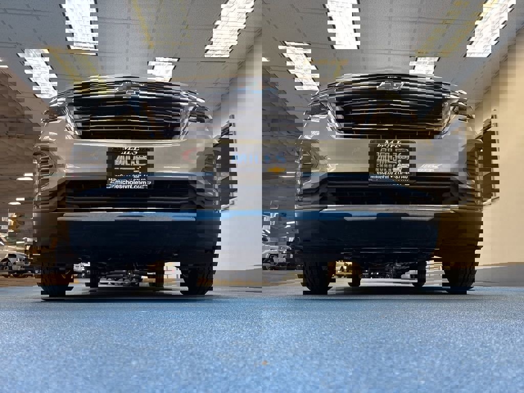 Used 2023 Chevrolet Equinox LT w/ LPO, Floor Liner Package image 13