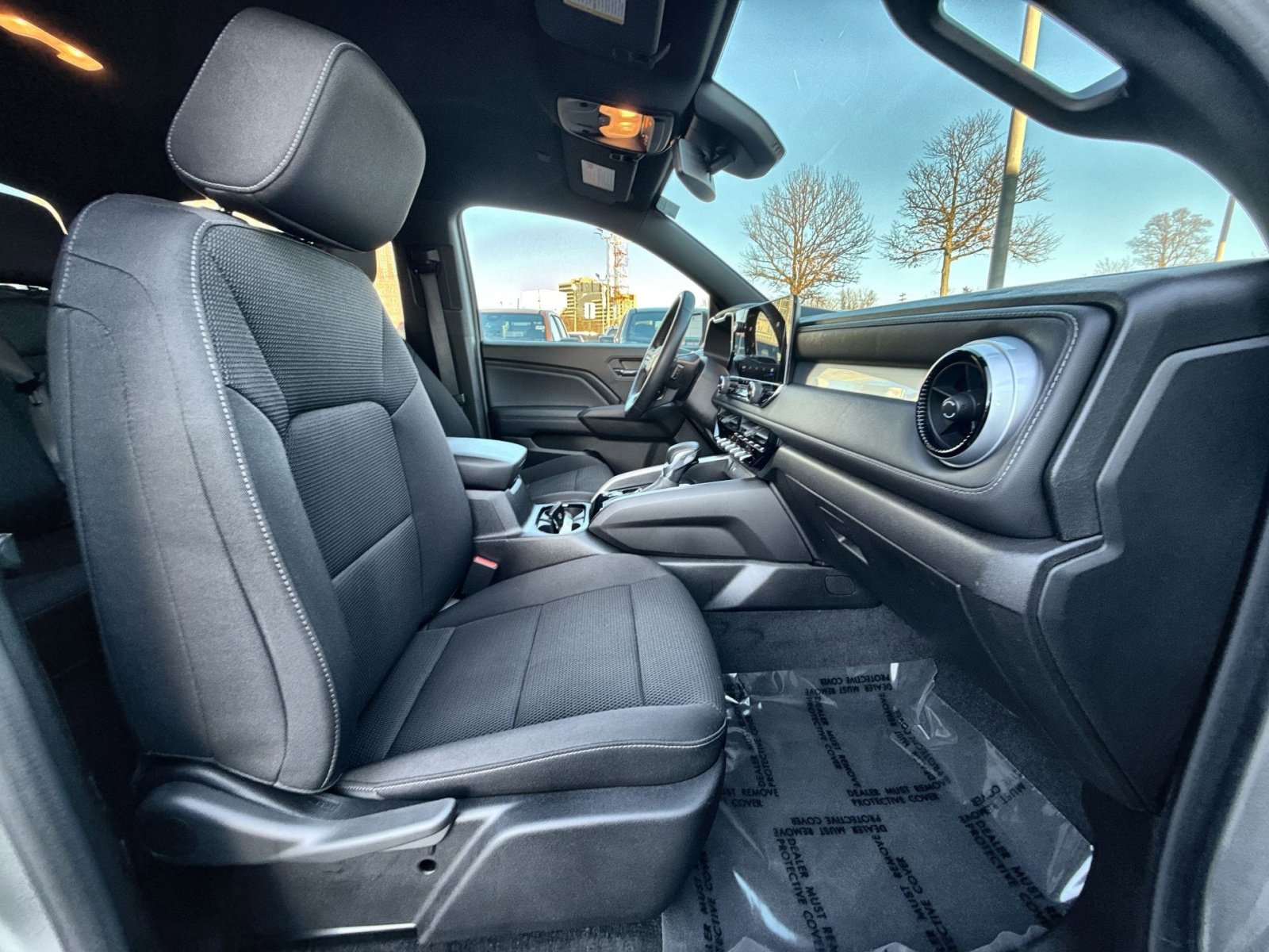 Used 2024 Chevrolet Colorado LT w/ LT Convenience Package II image 27