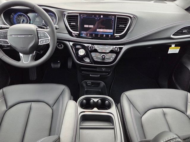 Certified 2027 Chrysler Pacifica Select FWD image 16