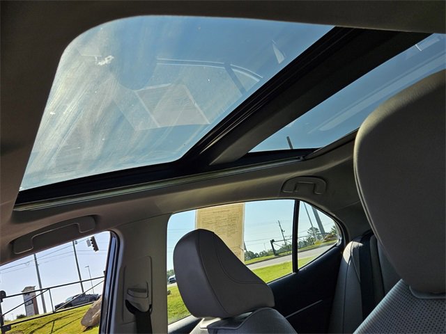 Used 2023 Toyota Camry XLE image 5