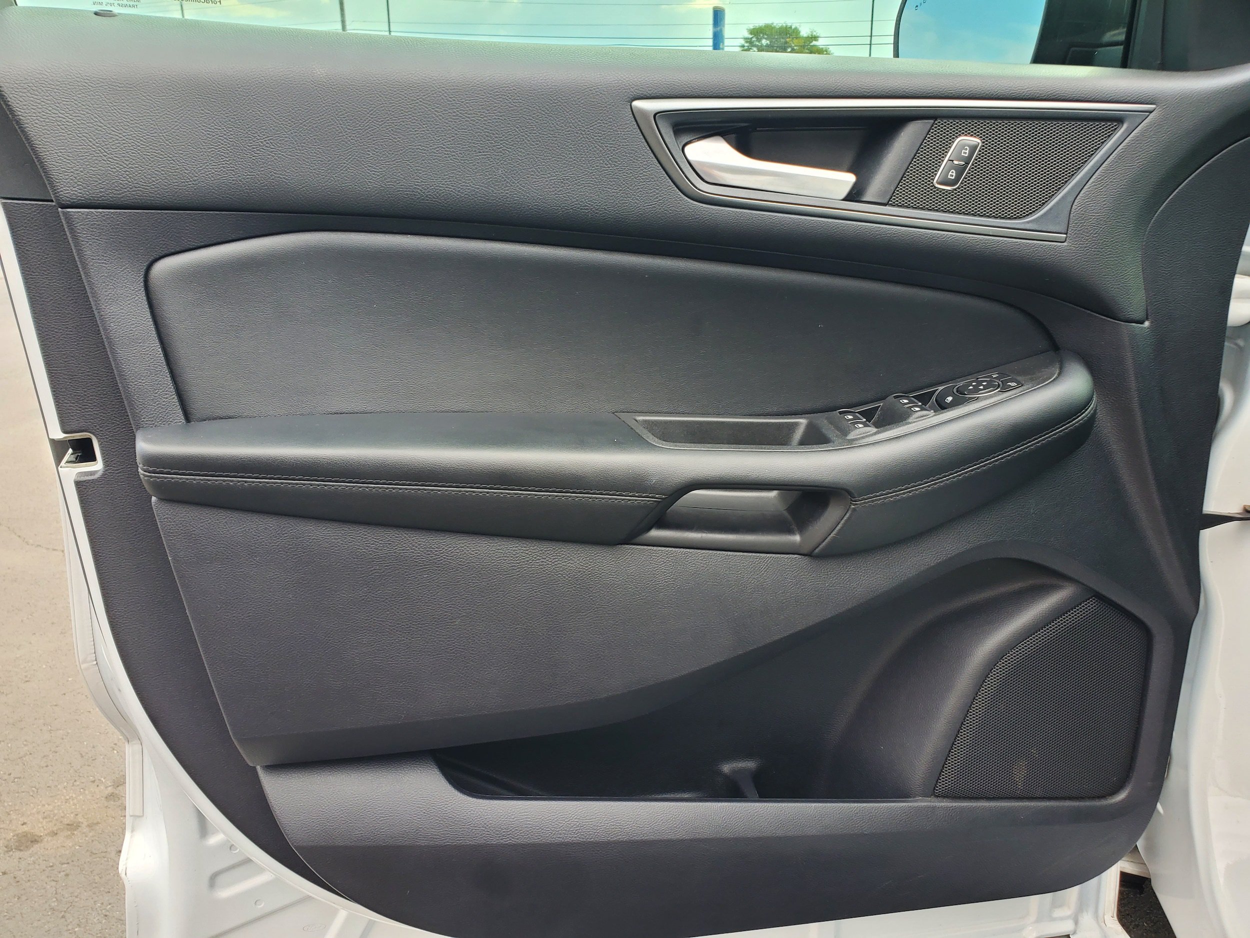 Used 2020 Ford Edge SE AWD/4WD image 9