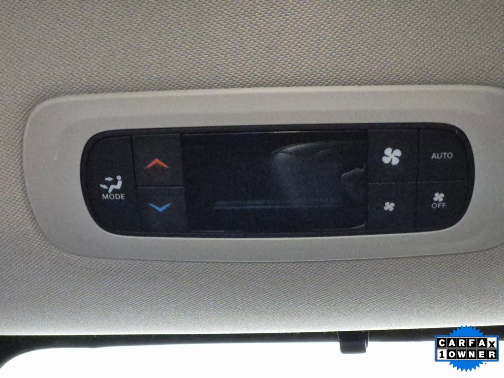 Used 2024 Chrysler Pacifica Touring-L image 21