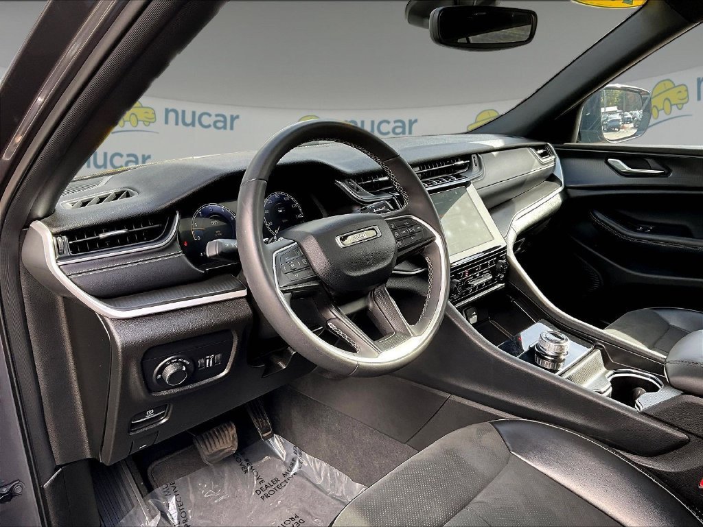 Used 2024 Jeep Grand Cherokee L Altitude AWD/4WD image 12