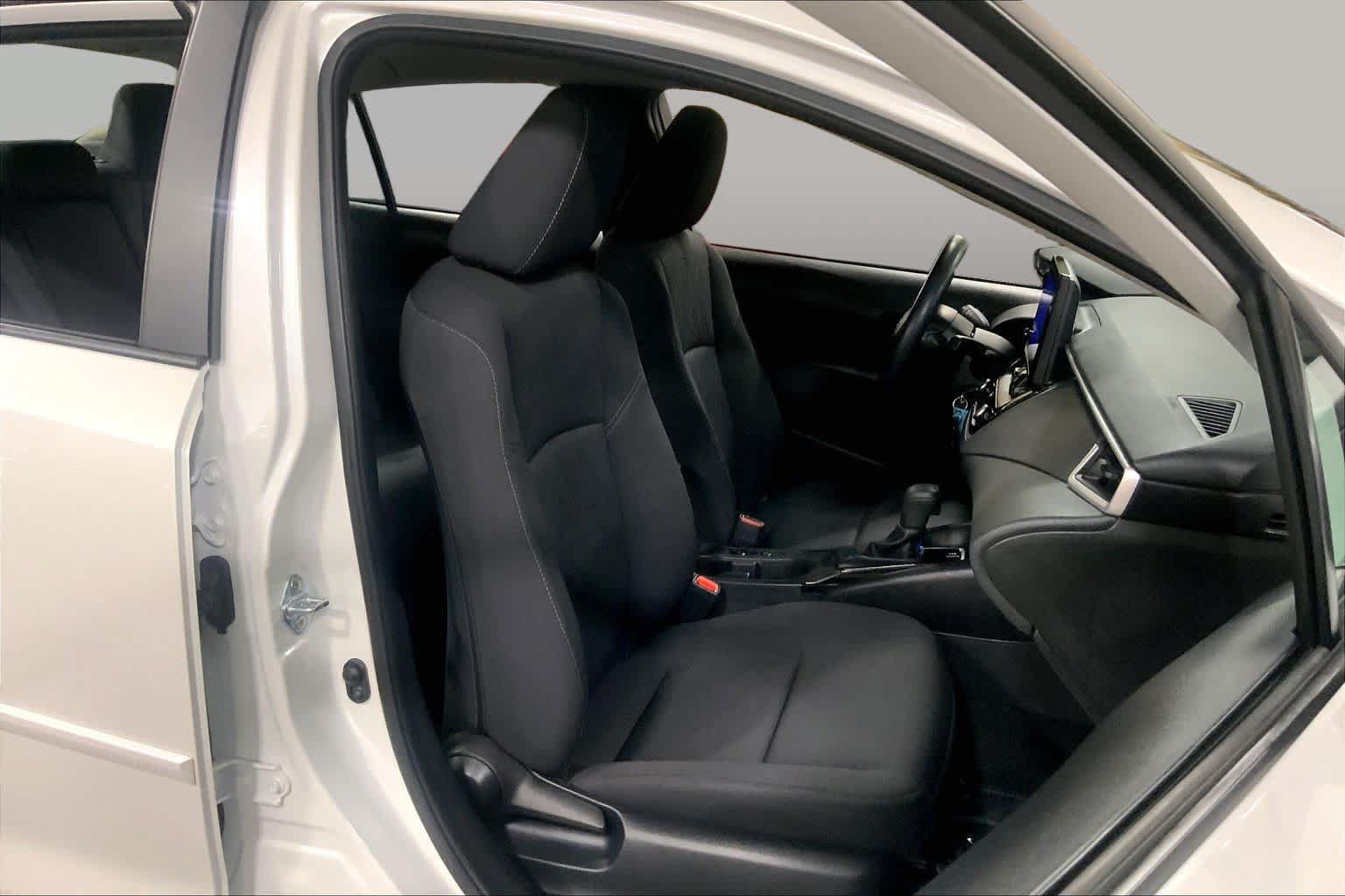 Used 2025 Toyota Corolla LE FWD image 9