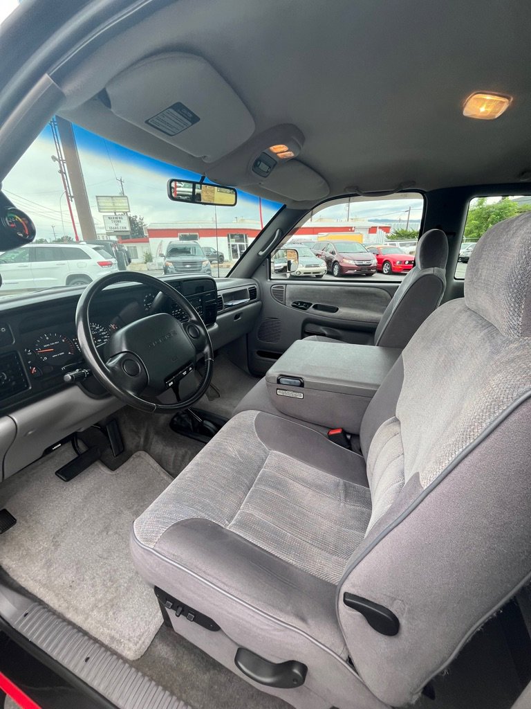 Used 1996 Dodge Ram 3500 Truck Laramie image 9