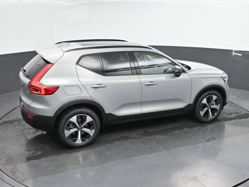New 2026 Volvo XC40 B5 Plus w/ Protection Package Premier image 31