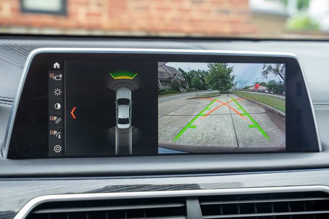 Used 2019 BMW 740i w/ Executive Package RWD image 25
