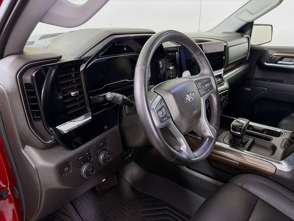 Used 2024 Chevrolet Silverado 1500 LT Trail Boss w/ Convenience Package II AWD/4WD image 10