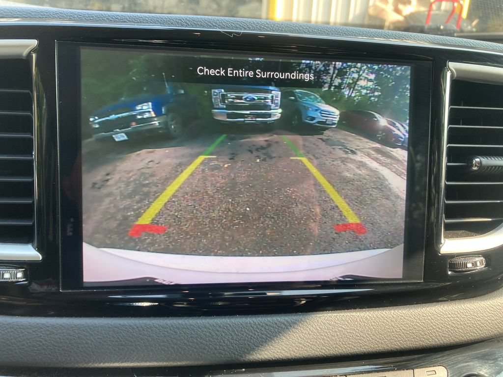 Used 2023 Chrysler Pacifica Touring-L FWD image 24