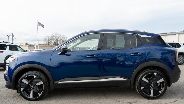 Certified 2025 Nissan Kicks SR image 9