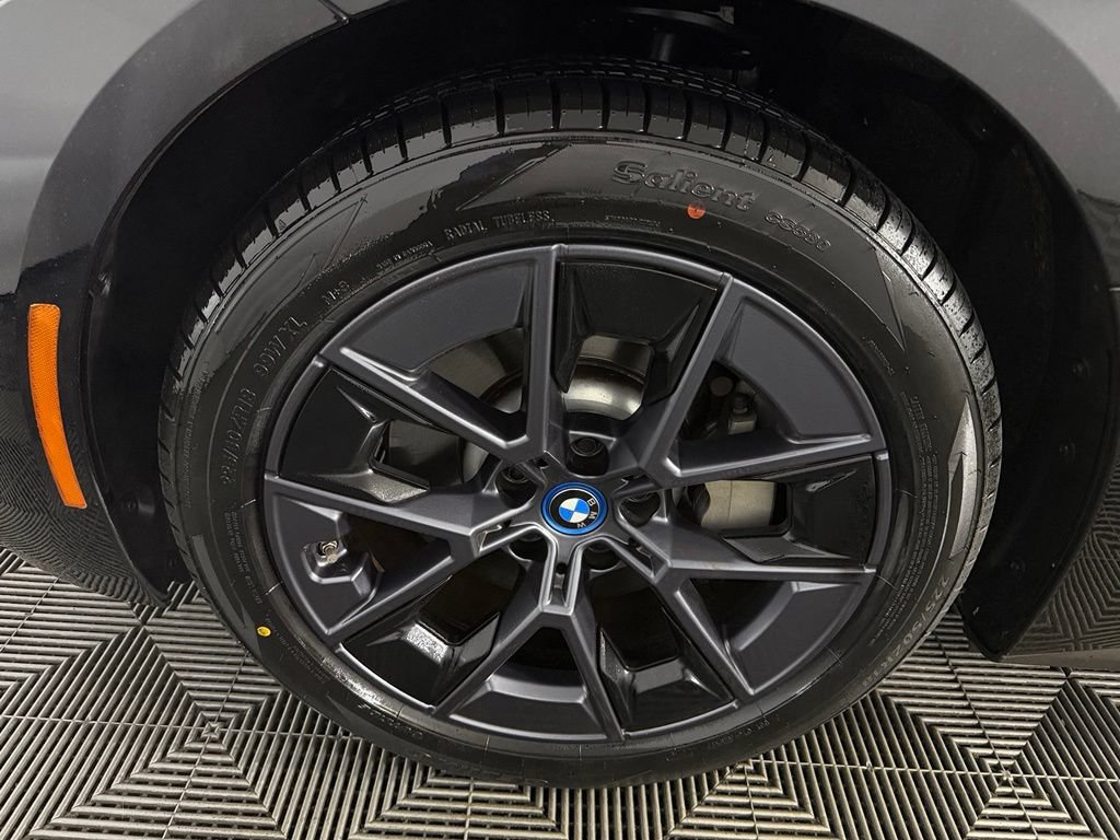 Used 2024 BMW i4 eDrive35 w/ Premium Package RWD image 11
