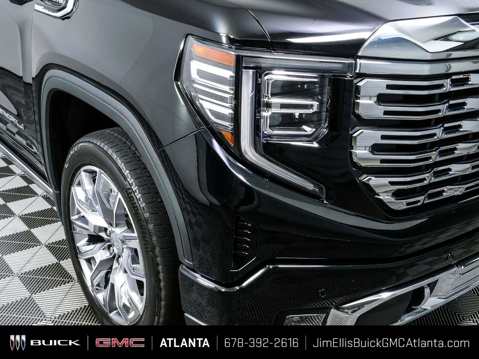 Used 2024 GMC Sierra 1500 Denali AWD/4WD image 36
