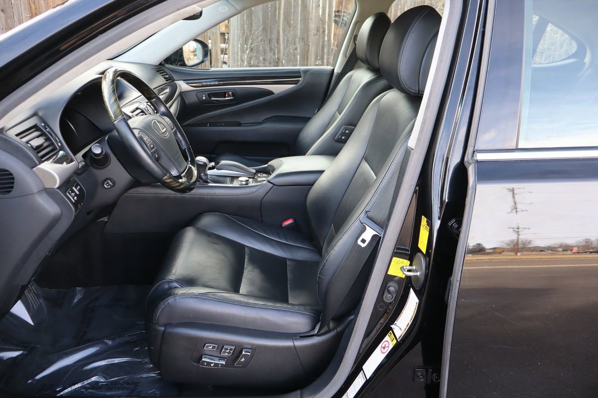Used 2013 Lexus LS 460 L w/ Preferred Accessory Package image 19