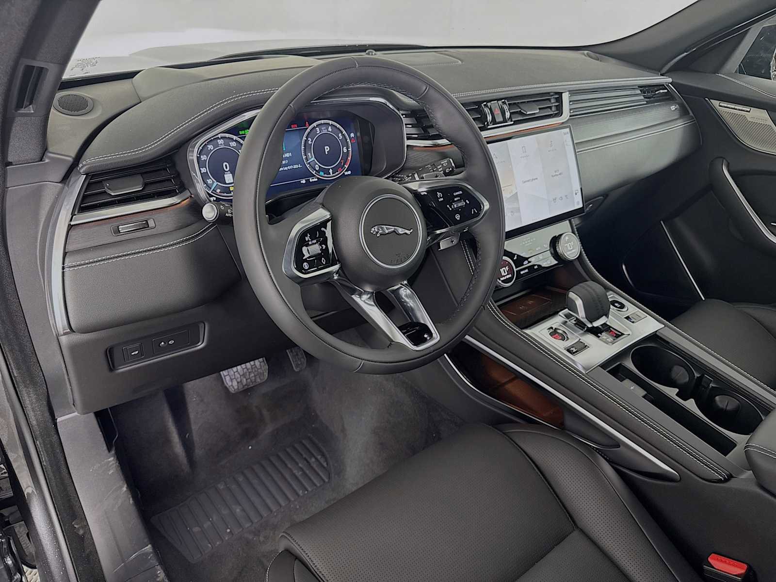 New 2026 Jaguar F-PACE R-Dynamic S image 8