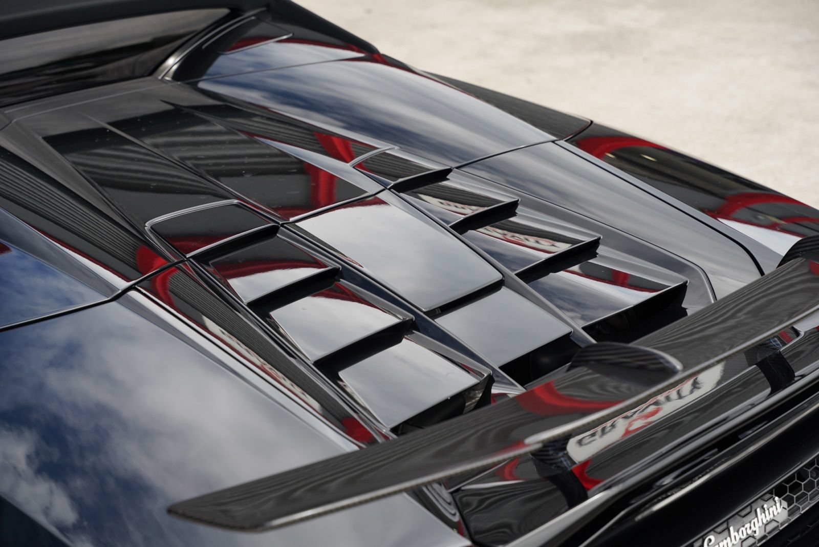Used 2021 Lamborghini Huracan EVO RWD image 14