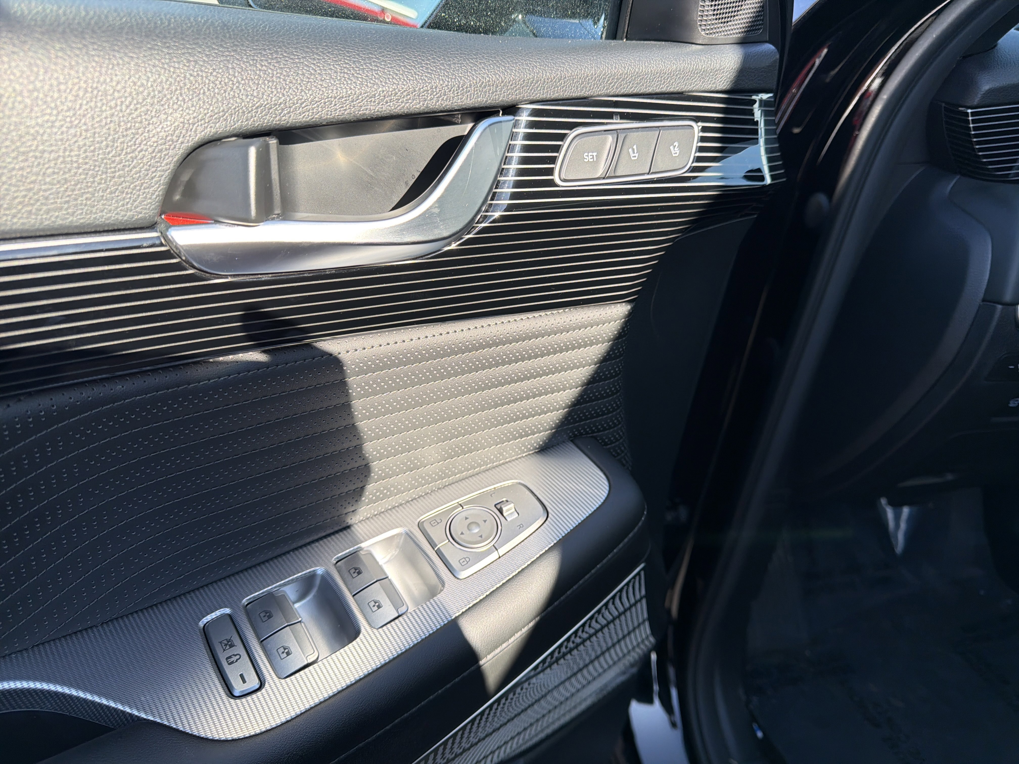 Used 2024 Hyundai Palisade Calligraphy image 11