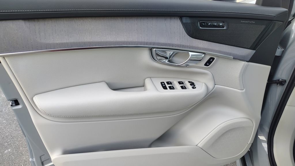 New 2026 Volvo XC90 T8 Ultra image 8