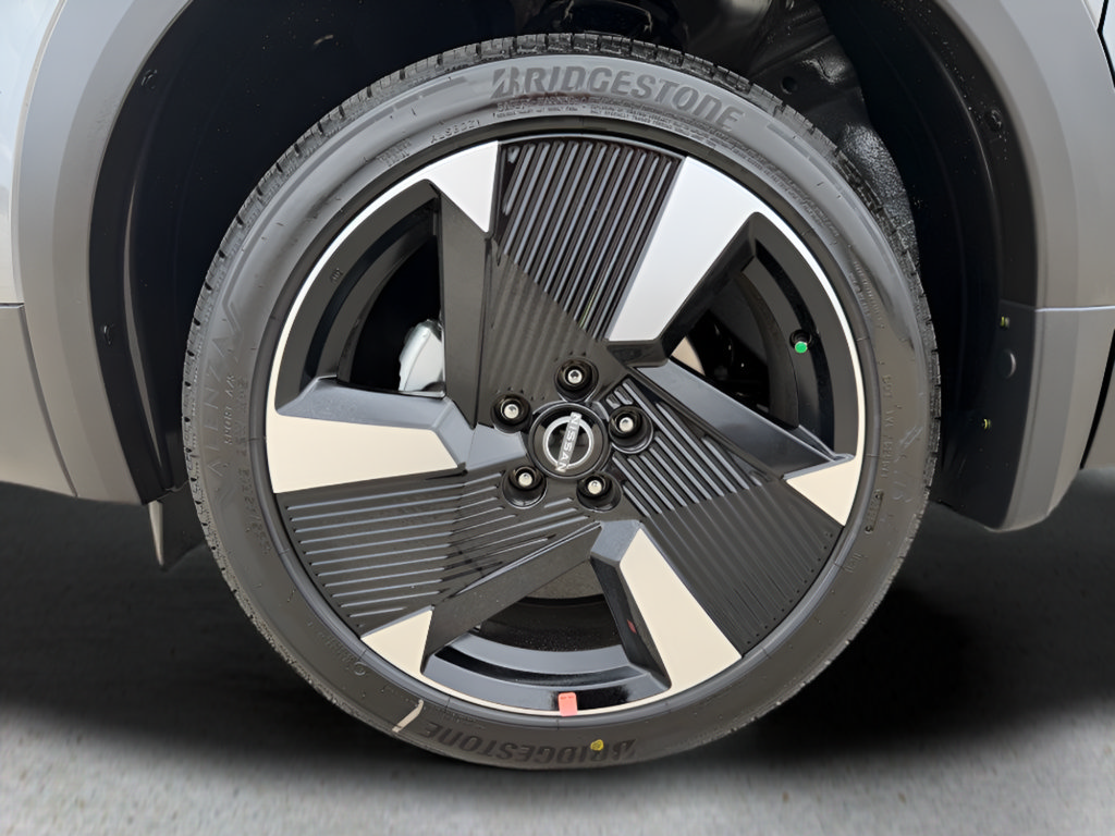New 2026 Nissan Kicks SR w/ Cold Weather Package FWD image 29
