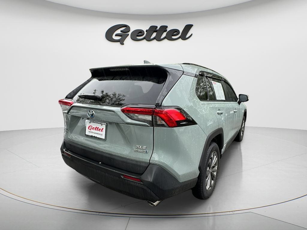 Certified 2022 Toyota RAV4 XLE Premium AWD/4WD image 5