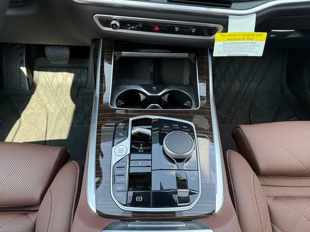 Used 2026 BMW X7 xDrive40i AWD/4WD image 11