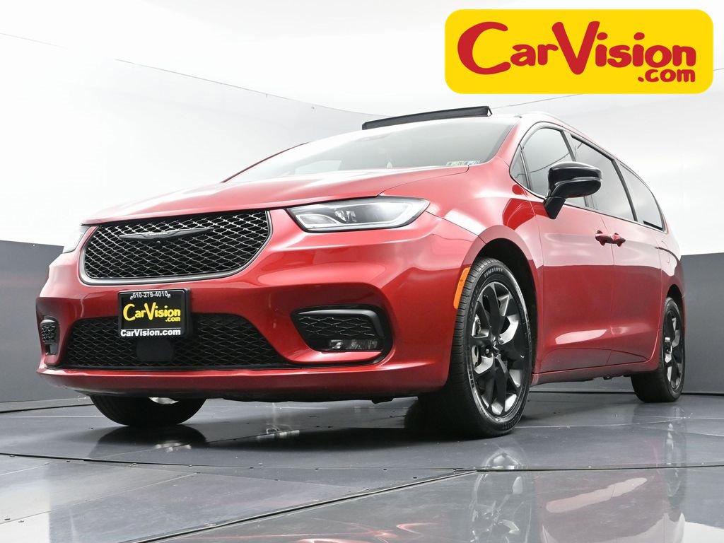 Used 2025 Chrysler Pacifica Limited image 56