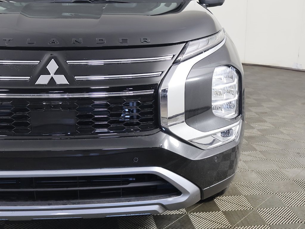 New 2025 Mitsubishi Outlander SE image 17