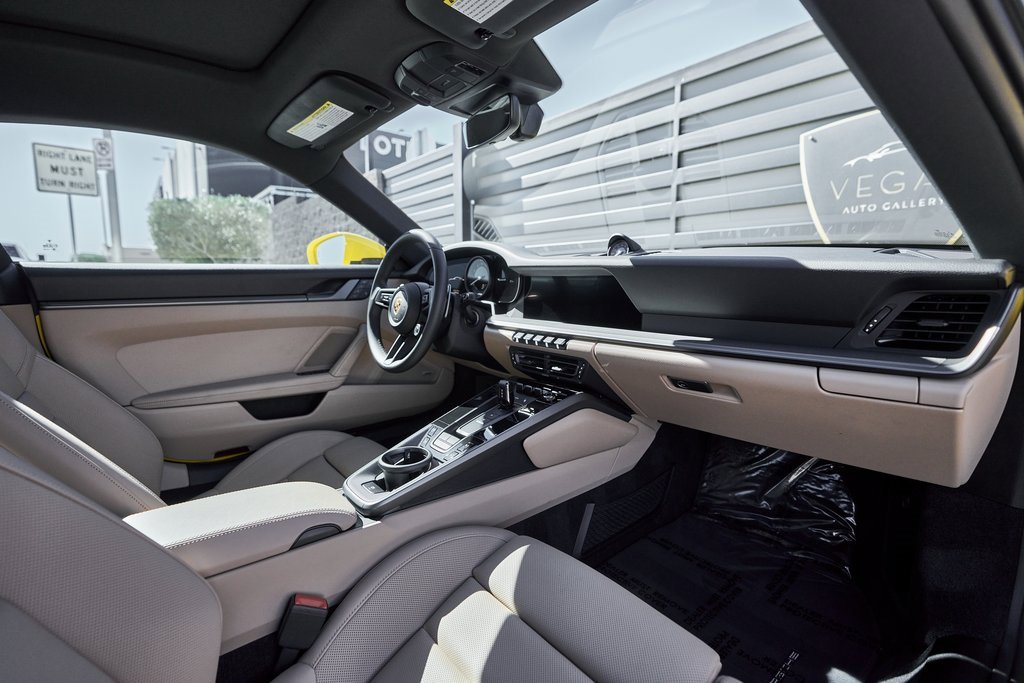 Used 2022 Porsche 911 Carrera 4S image 34