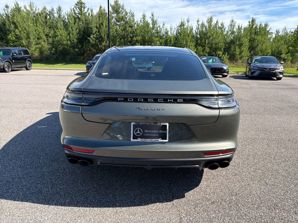 Used 2022 Porsche Panamera image 11