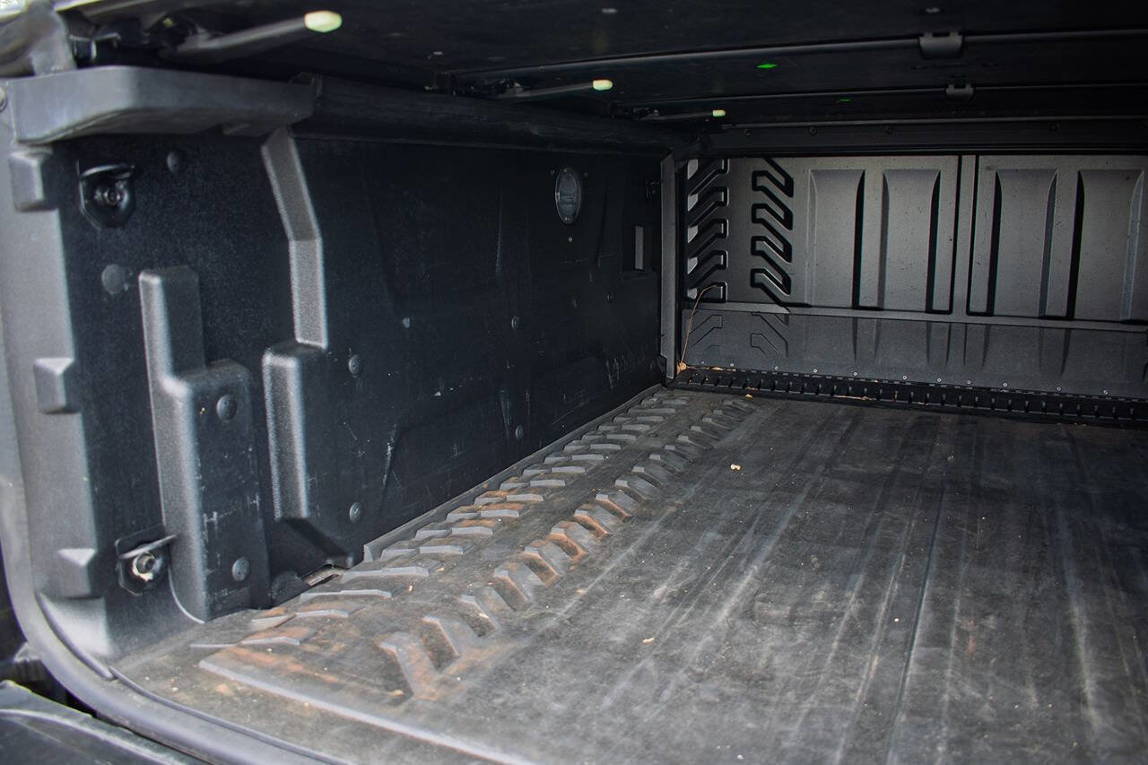 Used 2013 Chevrolet Avalanche LTZ image 35