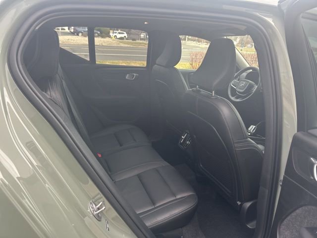 Certified 2025 Volvo XC40 B5 Plus image 13