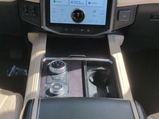 Certified 2024 Ford Expedition Platinum AWD/4WD image 21