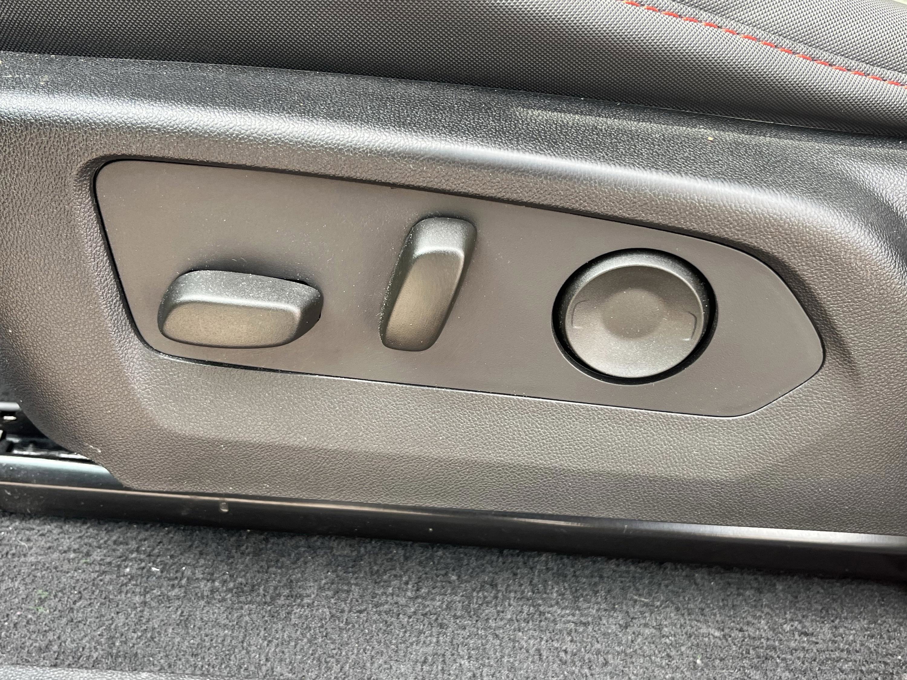 Used 2023 Chevrolet Colorado Z71 w/ Z71 Convenience Package 2 image 15