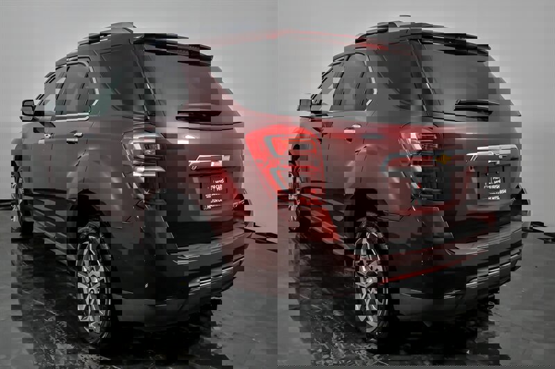 Used 2016 Chevrolet Equinox LTZ w/ Enhanced Convenience Package image 8