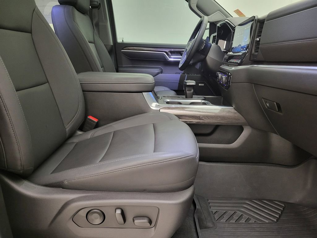 Used 2025 Chevrolet Silverado 1500 LTZ w/ LTZ Premium Package image 21