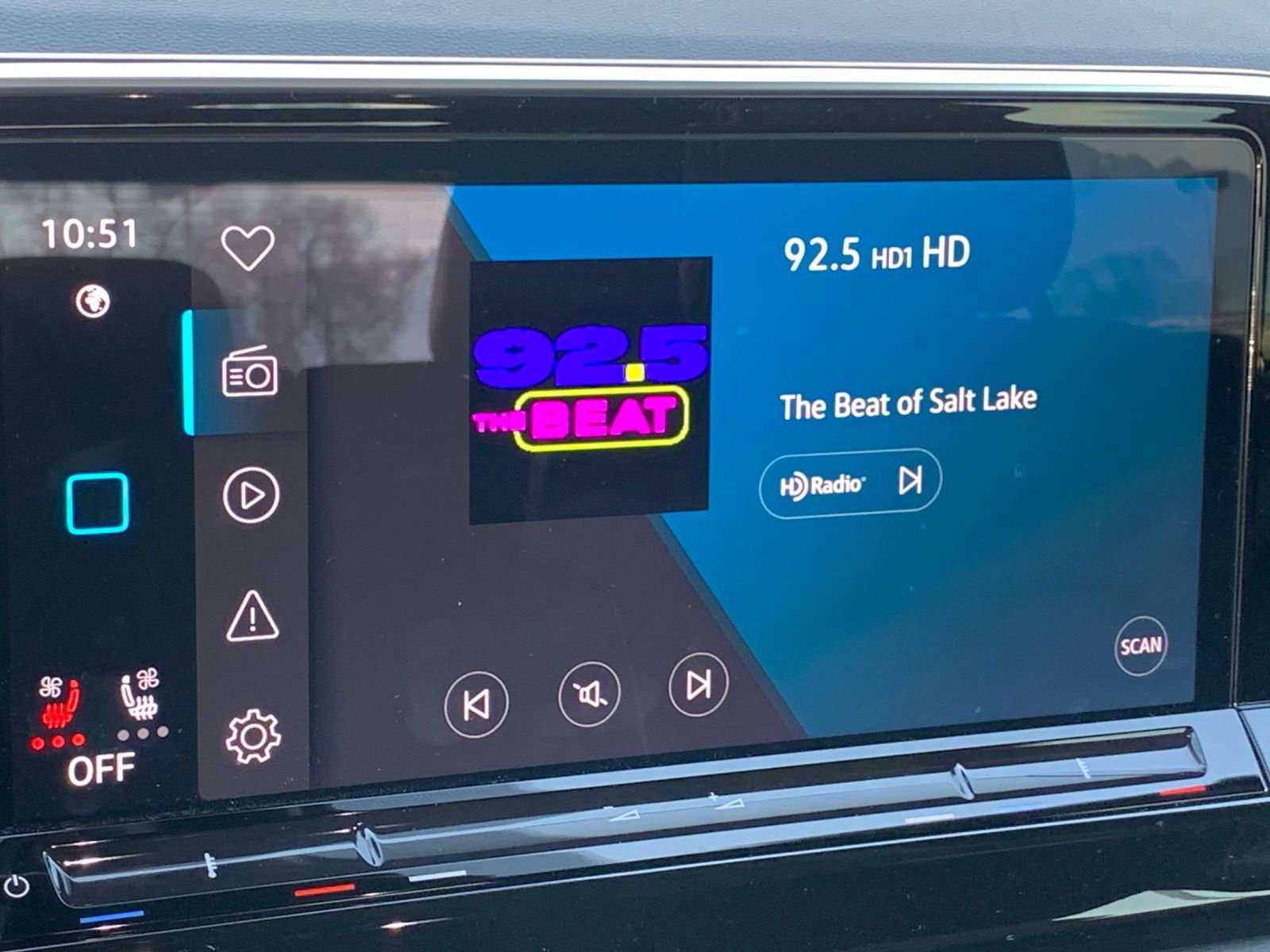 Used 2025 Volkswagen Atlas Cross Sport SE image 21