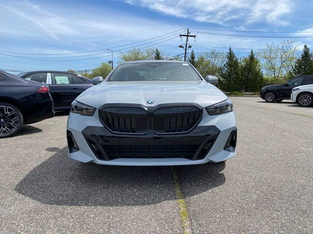 New 2026 BMW 530i xDrive AWD/4WD image 2