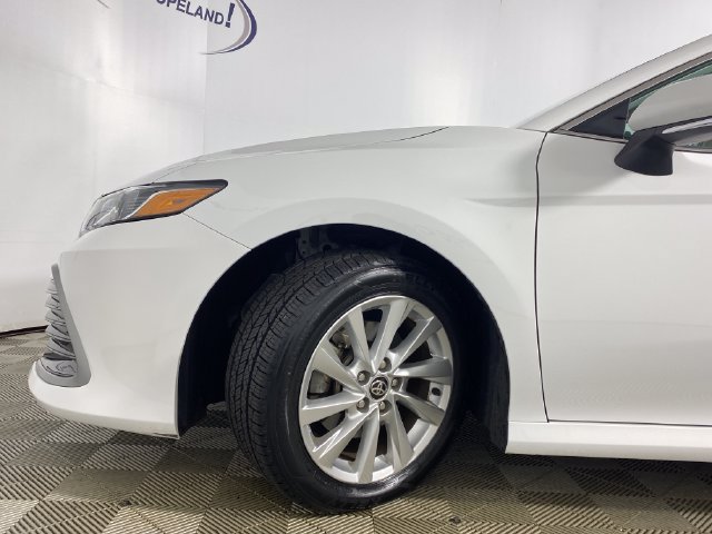 Used 2021 Toyota Camry LE w/ Cold Weather Package FWD image 31