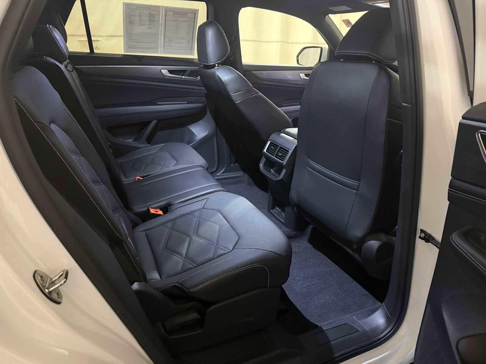 Certified 2024 Volkswagen Atlas Cross Sport SE image 25