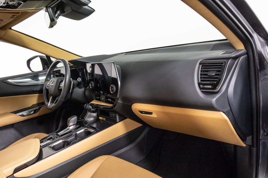 Used 2025 Lexus NX 250 FWD w/ Premium Package image 17