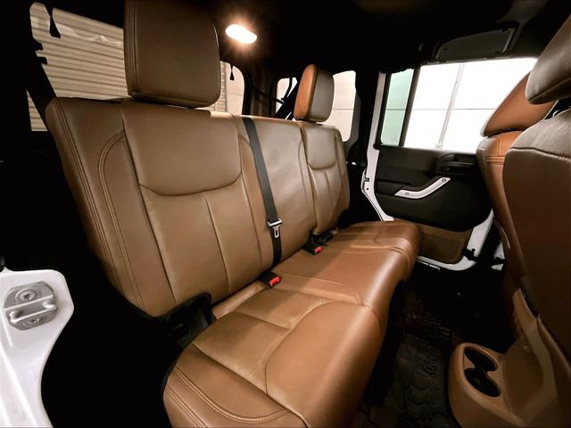 Used 2016 Jeep Wrangler Unlimited Rubicon w/ Connectivity Group AWD/4WD image 26