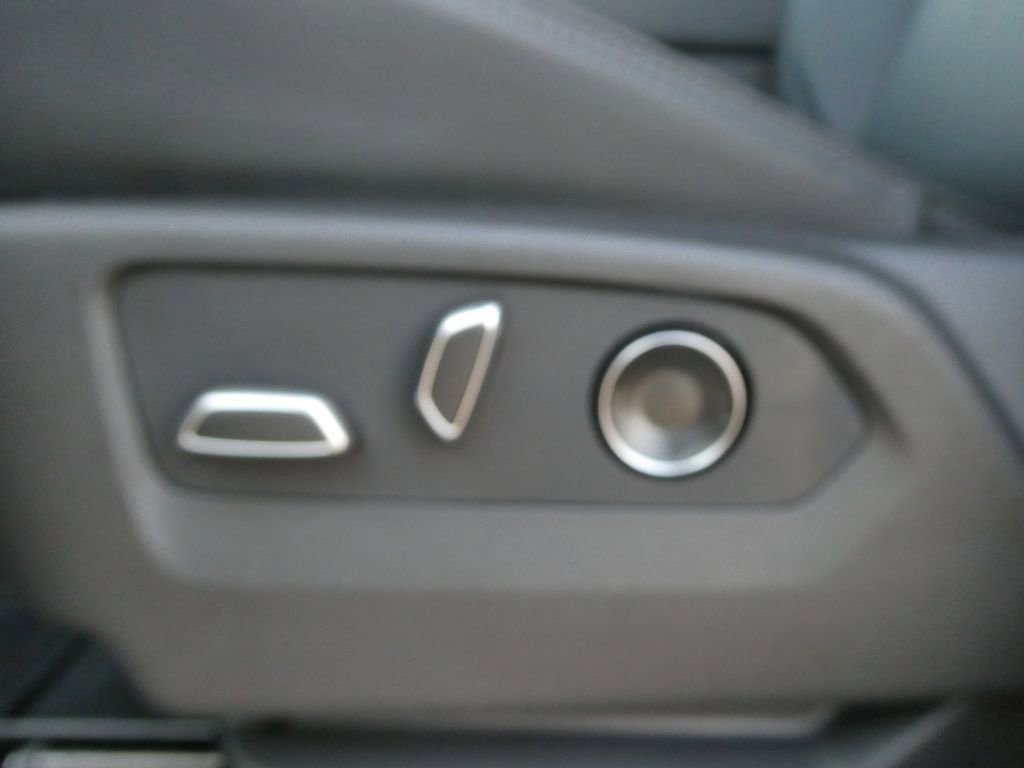 New 2026 GMC Yukon Denali w/ Denali Reserve Package image 16