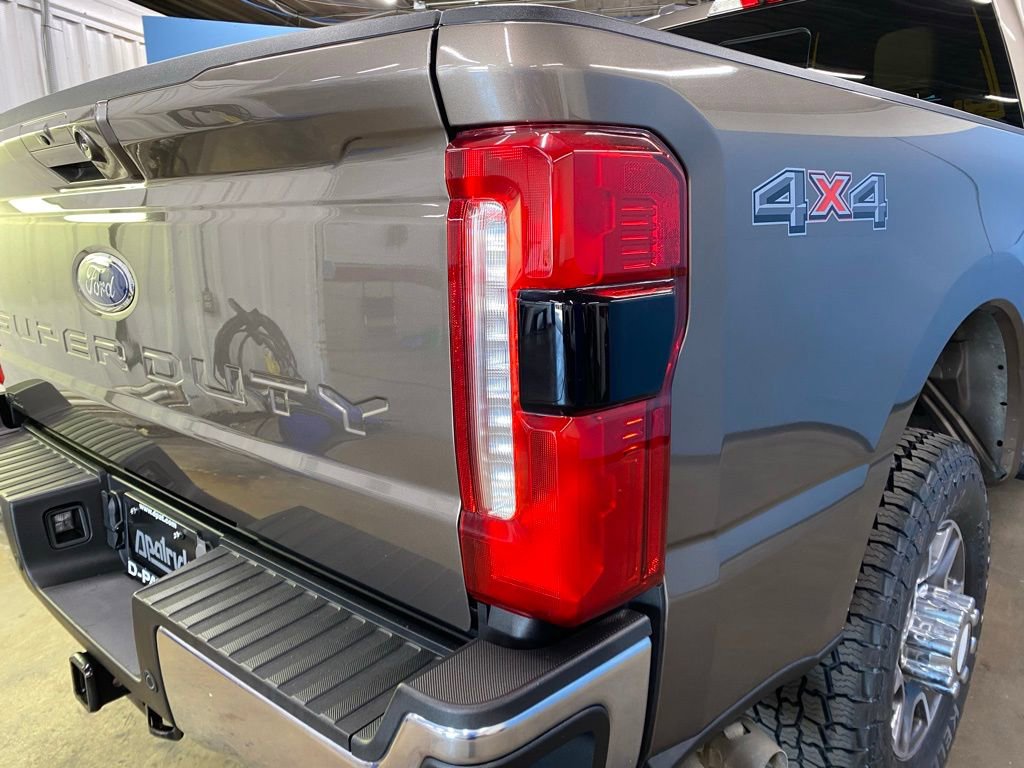 Used 2023 Ford F350 Lariat w/ Lariat Ultimate Package image 12