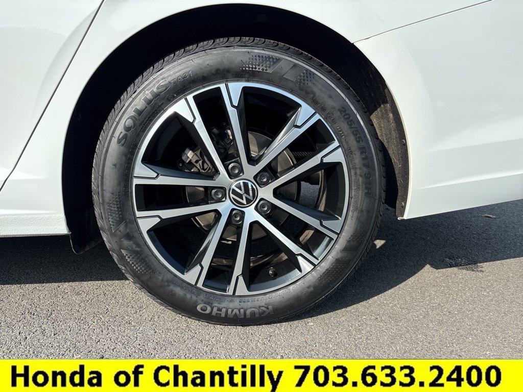 Used 2023 Volkswagen Jetta Sport FWD image 31