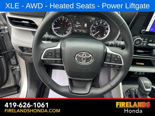 Used 2024 Toyota Highlander XLE AWD/4WD image 17