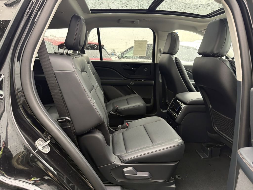 New 2026 Lincoln Aviator AWD image 8