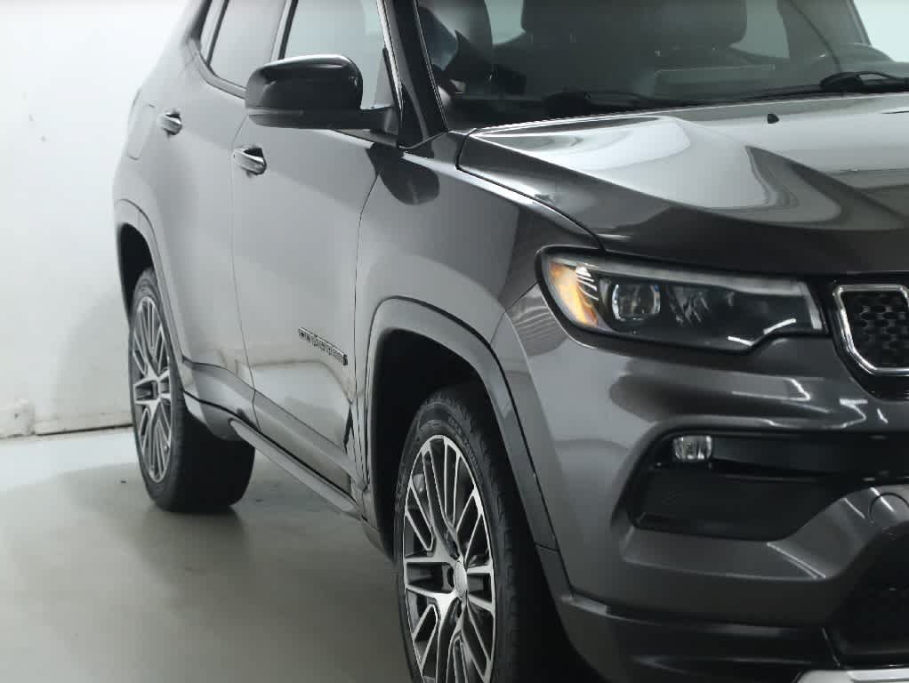 Used 2023 Jeep Compass Limited w/ Elite Group AWD/4WD image 8