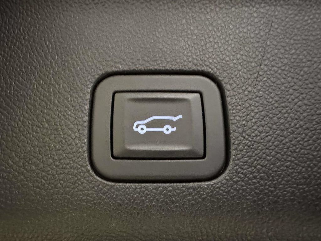 Certified 2025 Chevrolet Tahoe High Country AWD/4WD image 11