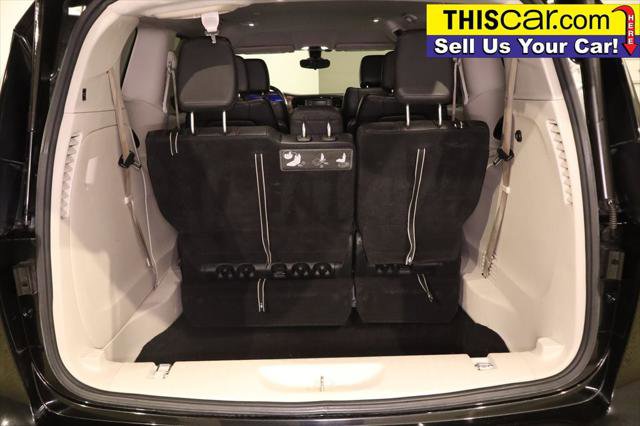 Used 2017 Chrysler Pacifica Touring-L FWD image 27